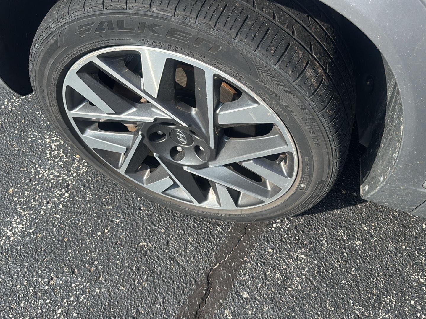Used 2021 SILVER HYUNDAI  image 12
