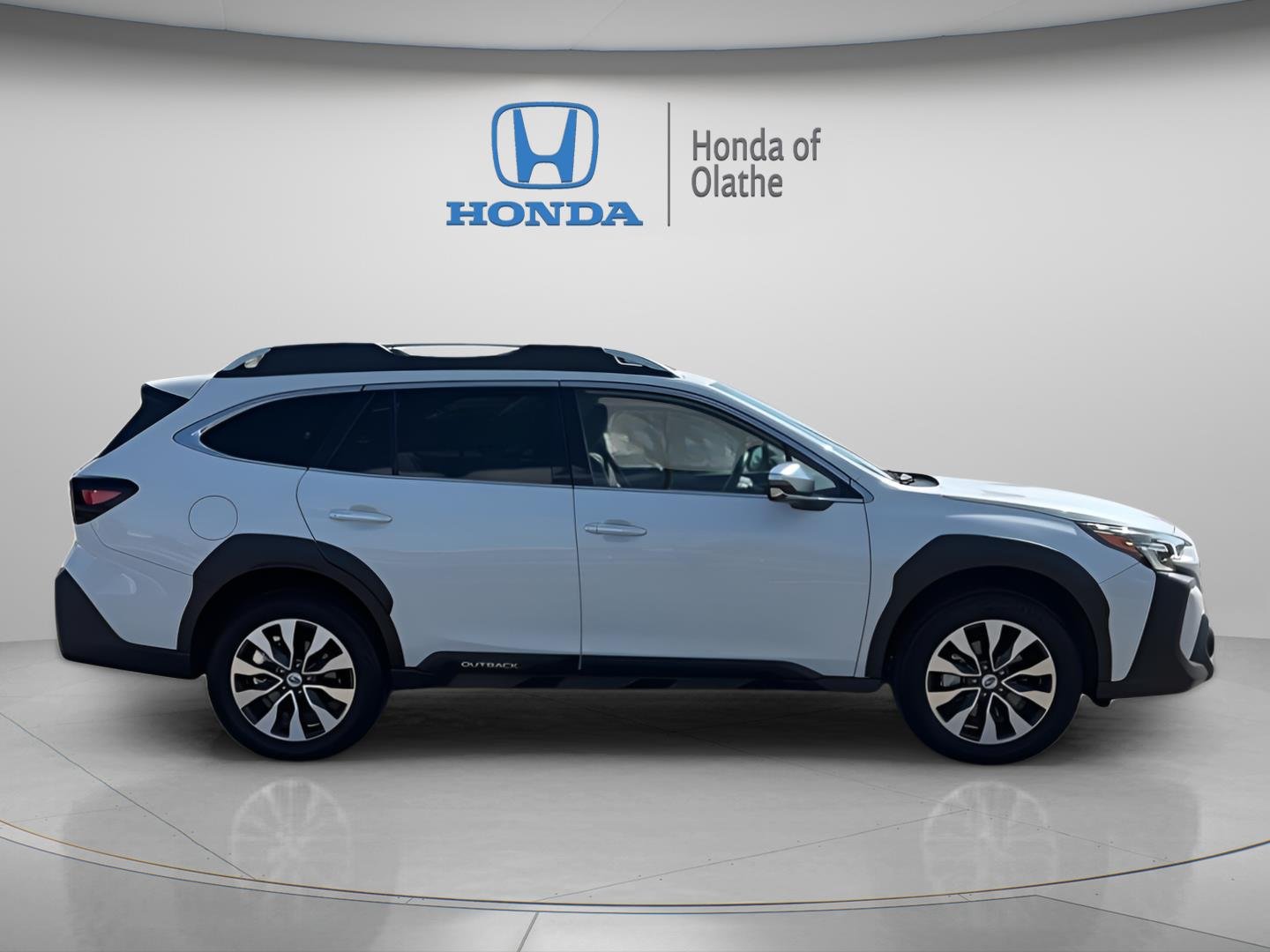 Used 2024 Subaru Outback Touring with VIN 4S4BTAPC7R3208650 for sale in Kansas City