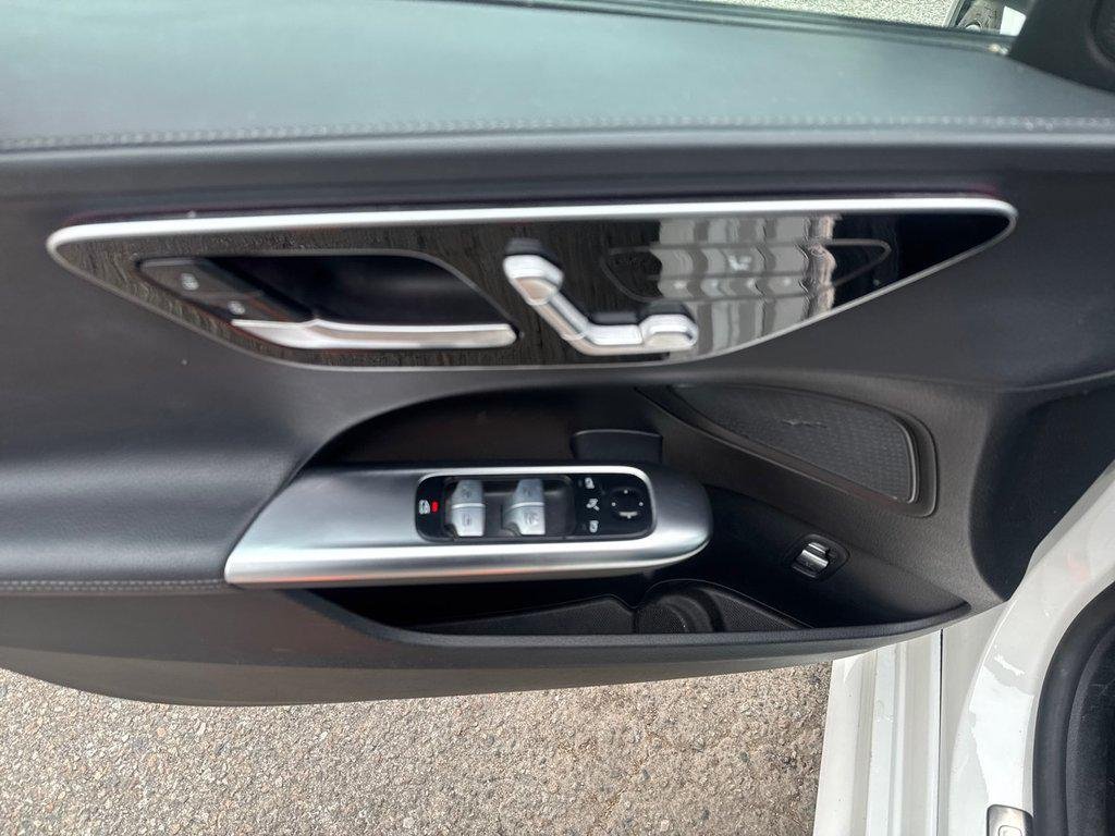 Used 2022 Polar White Mercedes-Benz Sedan image 28