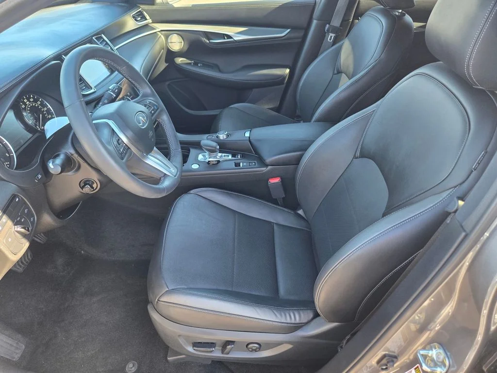 Used 2023 Graphite Shadow INFINITI ESSENTIAL image 15