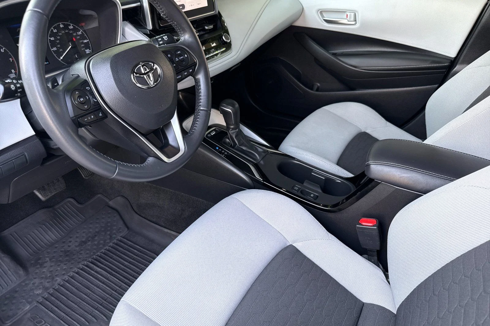 Used 2024 Silver Toyota SE image 9