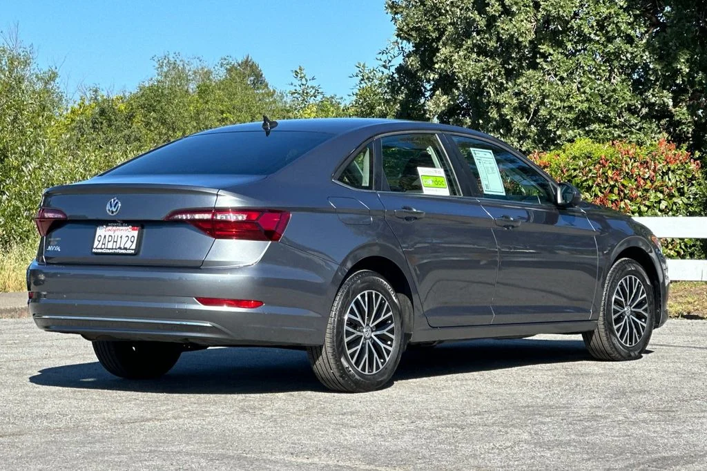 Used 2021 Platinum Gray Metallic Volkswagen 1.4T S image 5
