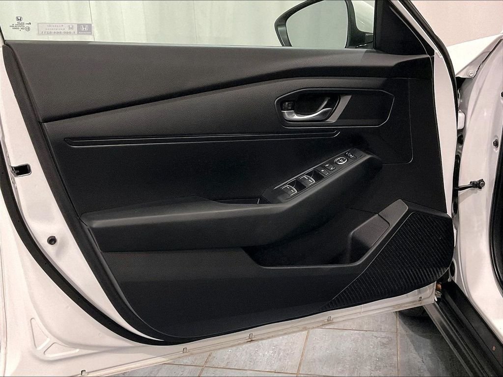 Used 2025 White Honda LX image 9