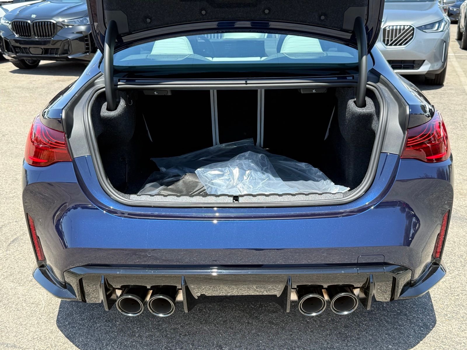 New 2027 Tanzanite Blue II Metallic BMW Competition image 16