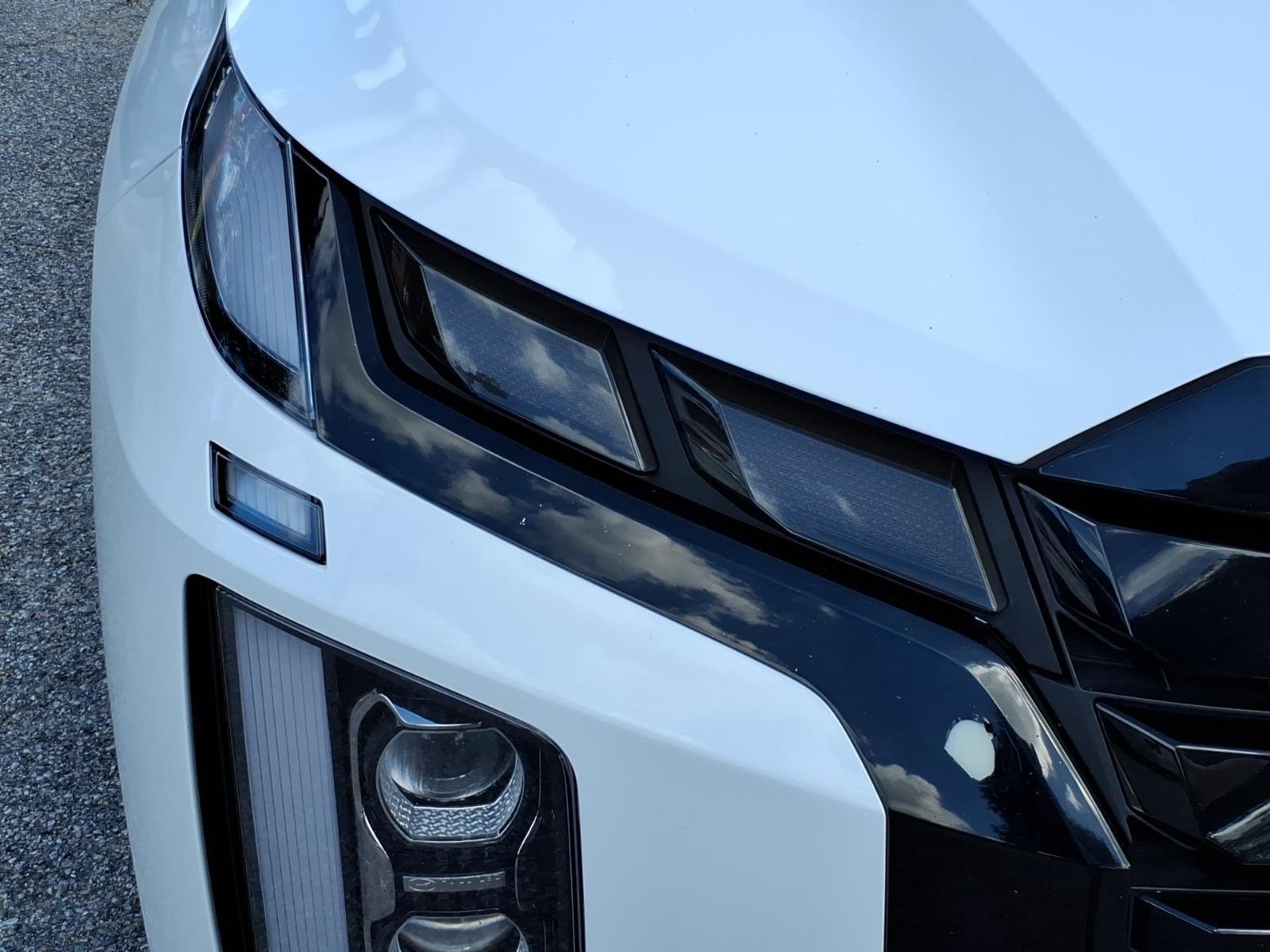 Used 2024 Hyper White Hyundai SEL 7P image 6