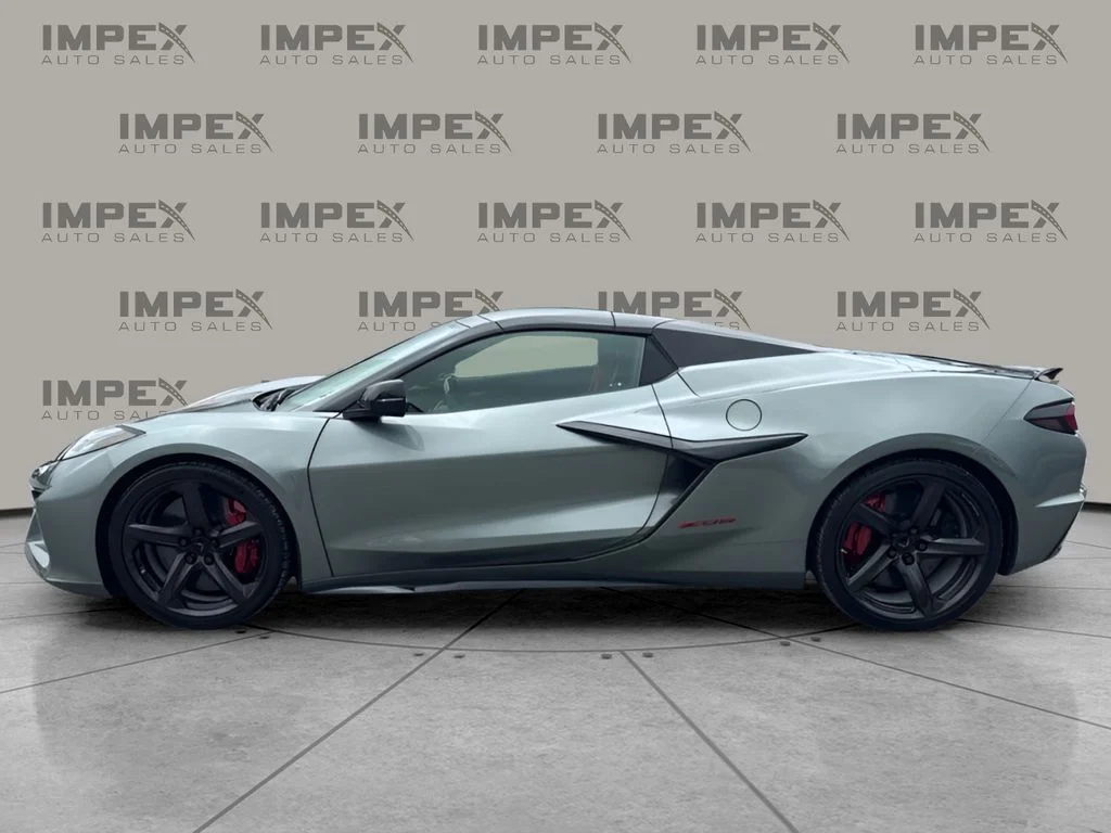 Used 2023 Gray Chevrolet Z06 image 3