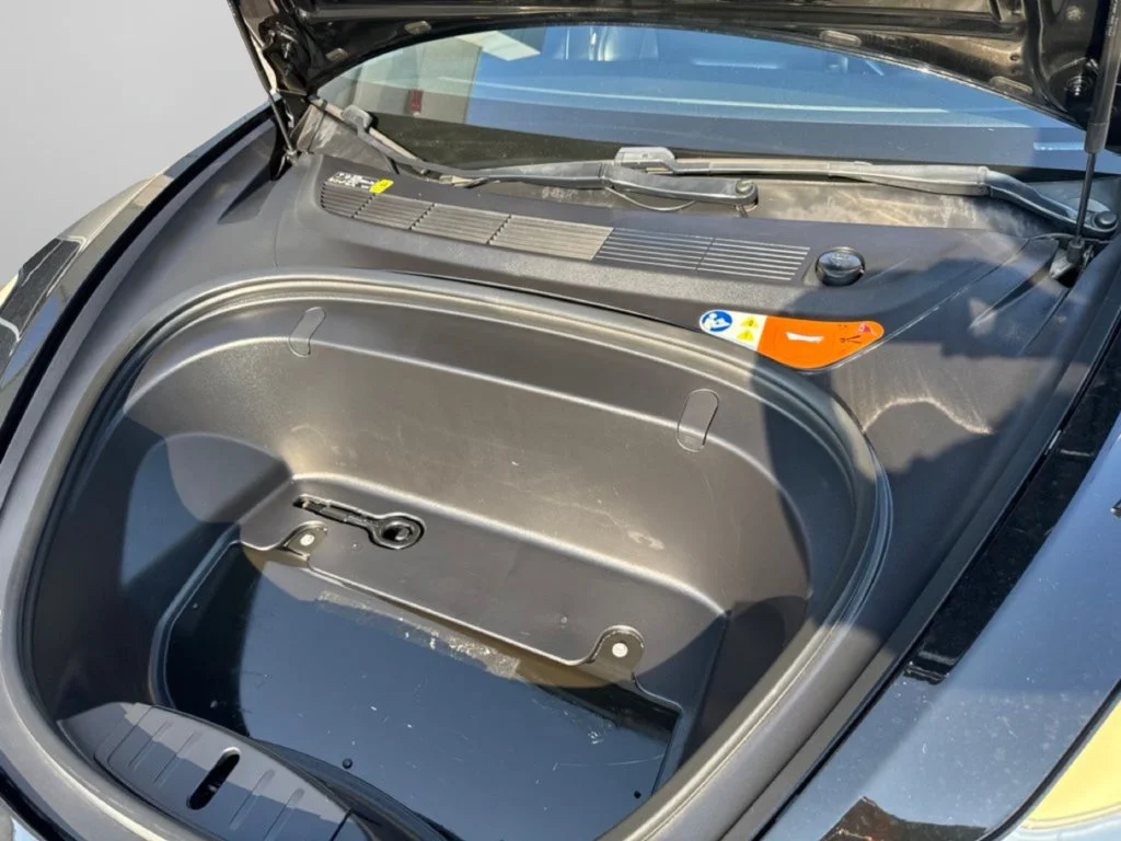 Used 2018 Obsidian Black Metallic Tesla Long Range image 25