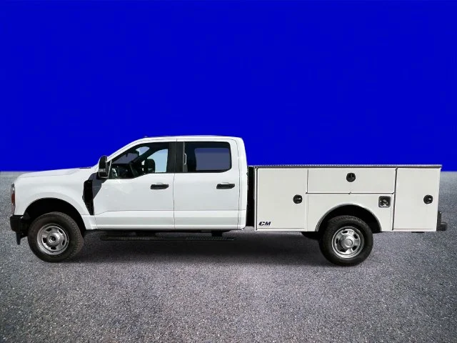 New 2027 Oxford White Ford F-350® XL image 6