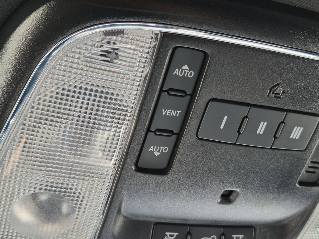 Used 2021 Gray Jeep Limited image 22