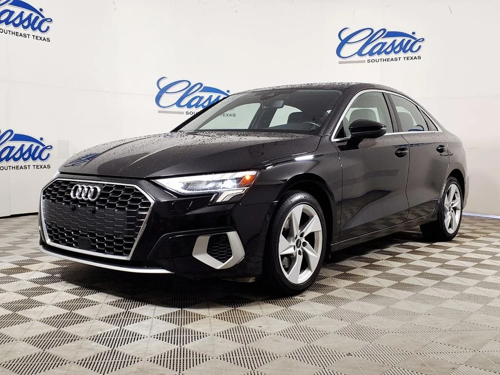 Used 2024  Audi 40 Premium image 5