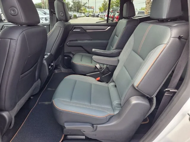 Used 2024 White GMC AT4 image 7