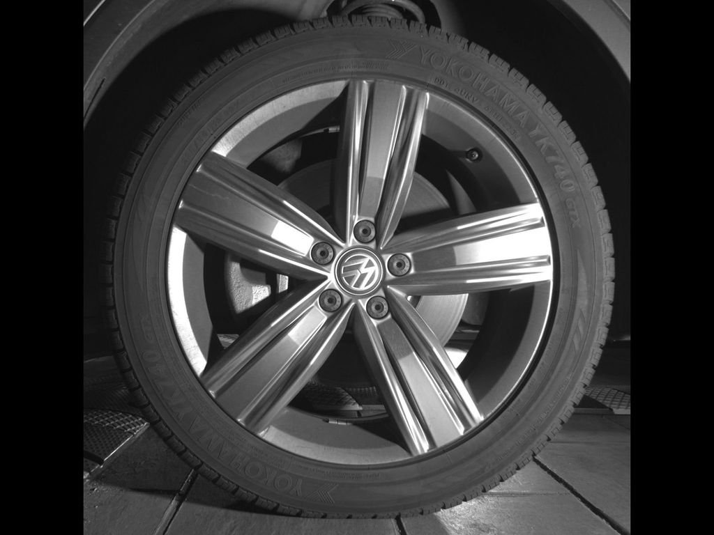 Certified Used 2020 Platinum Gray Metallic Volkswagen 2.0T SEL image 11