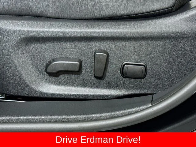 Used 2025 Black Nissan SR image 12