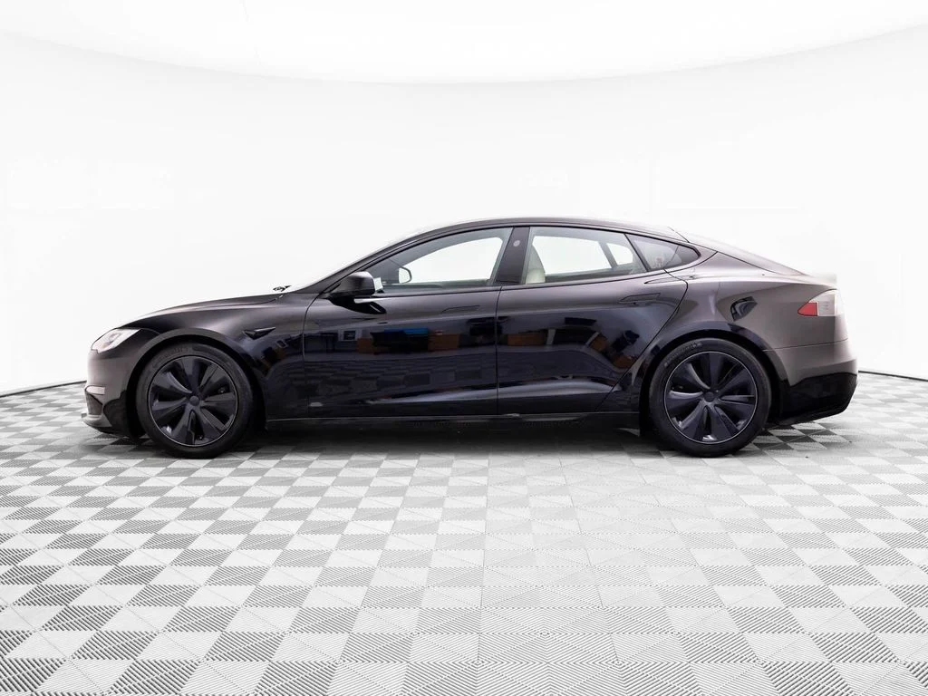 Used 2022 Tesla Model S Base with VIN 5YJSA1E56NF463186 for sale in Barrington, IL