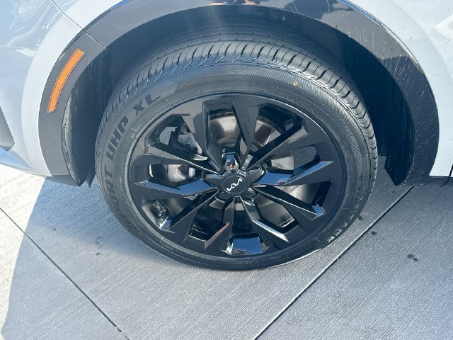 Certified Used 2023 Wolf Gray Kia SX image 33