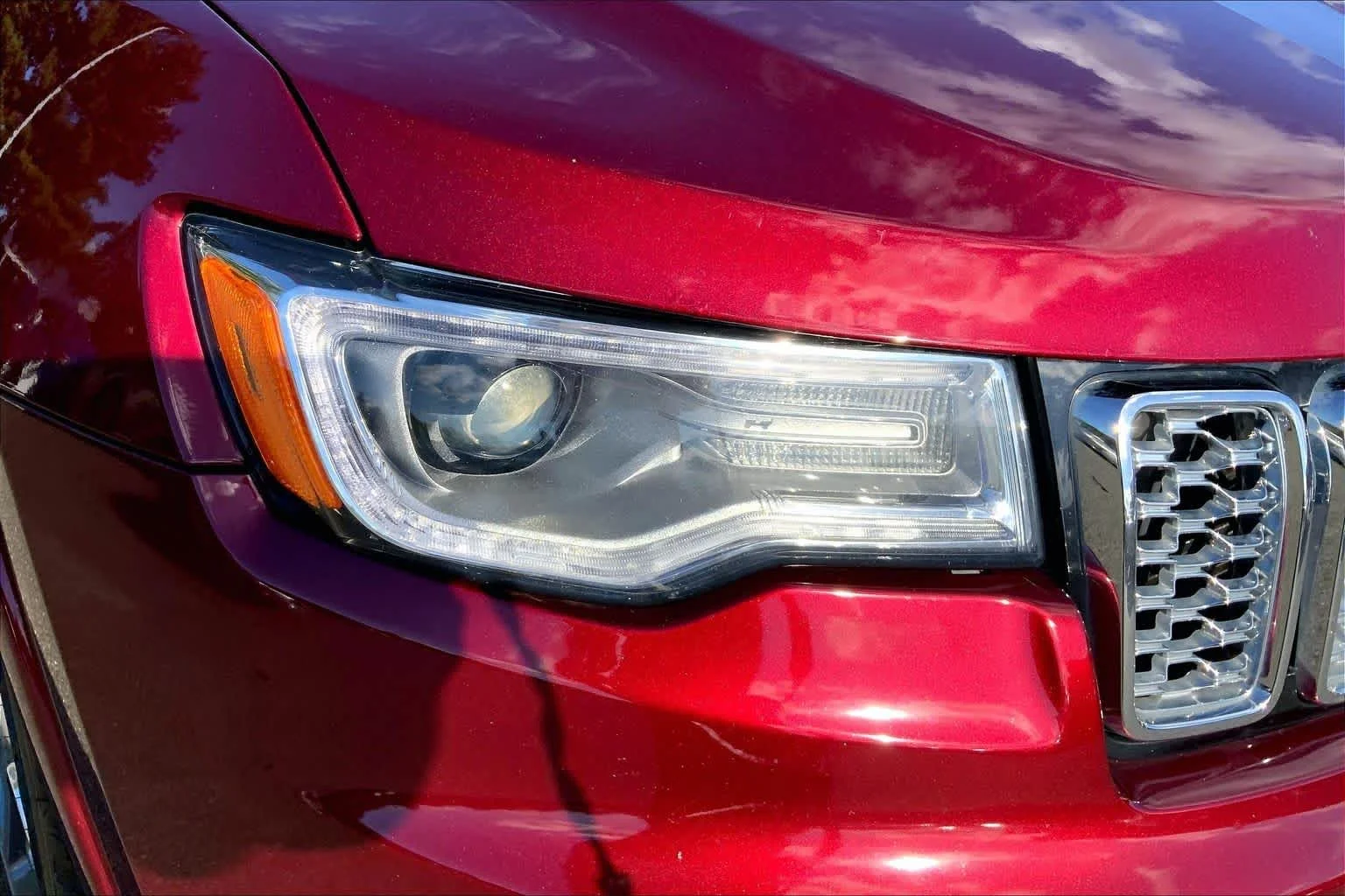 Used 2020 Velvet Red Pearlcoat Jeep Overland image 28