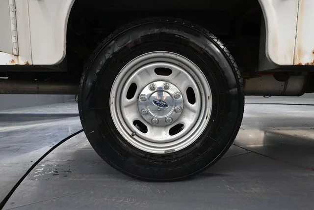 Used 2014 White Ford XL image 15