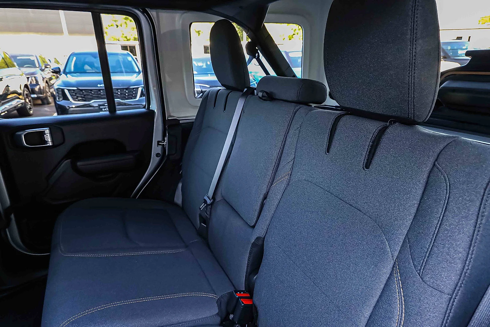 Used 2024 Silver Zynith Clearcoat Jeep Sport S image 22