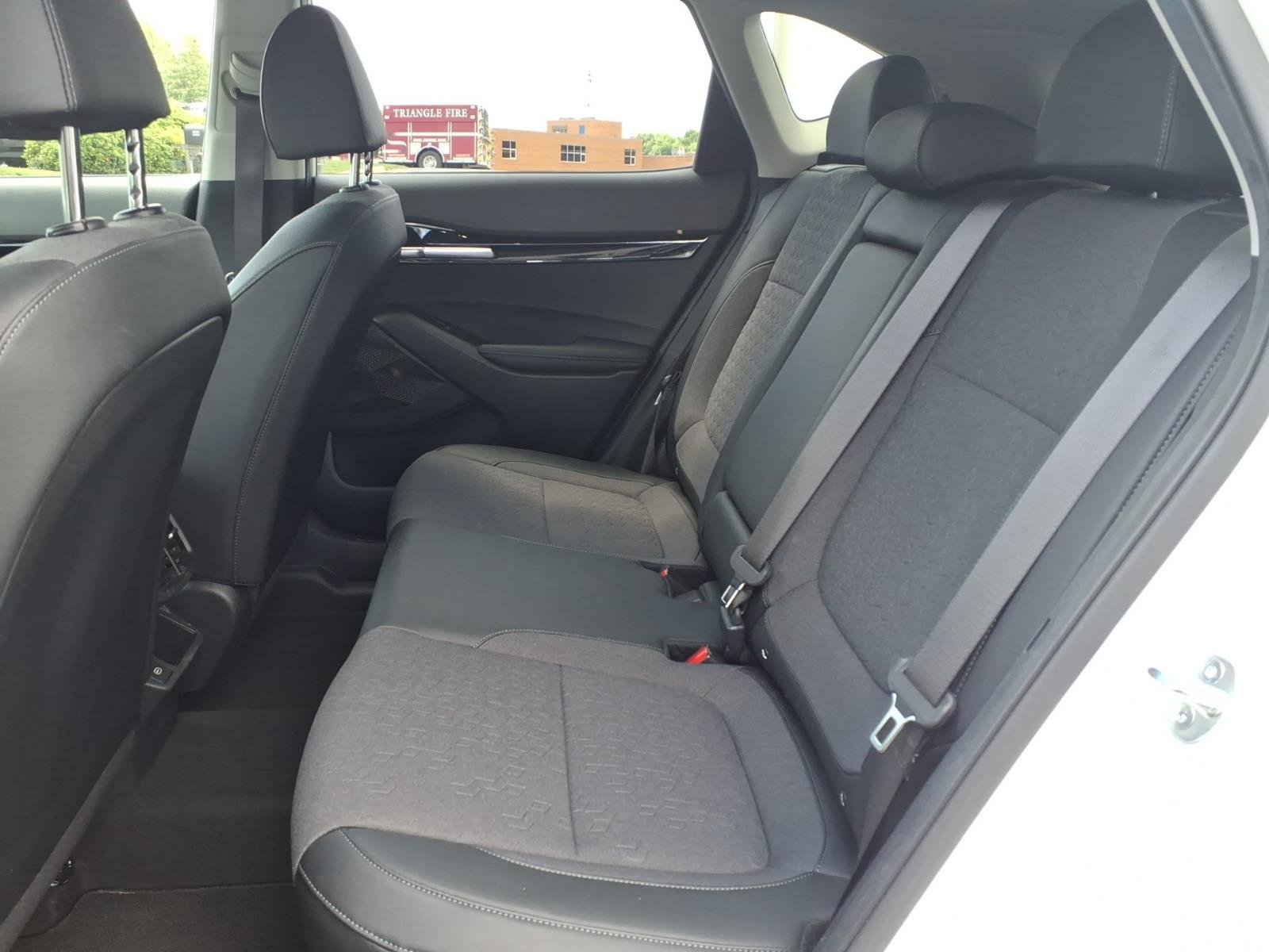 Used 2024 White Kia S image 17