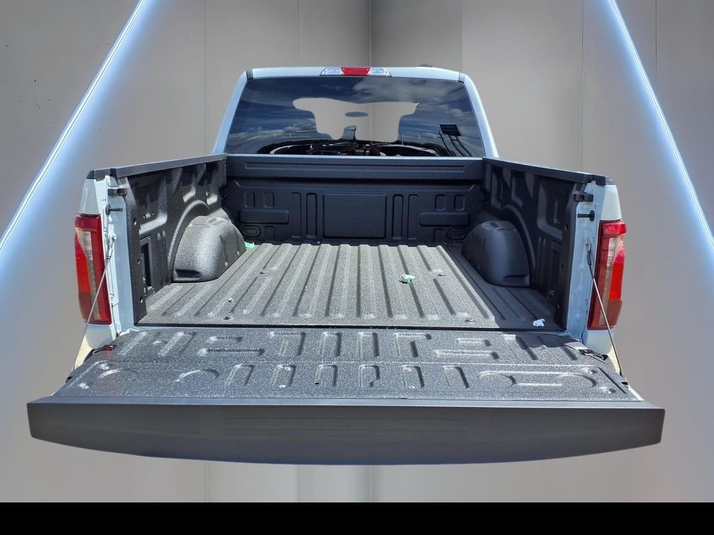 Used 2026 White Ford XLT image 9
