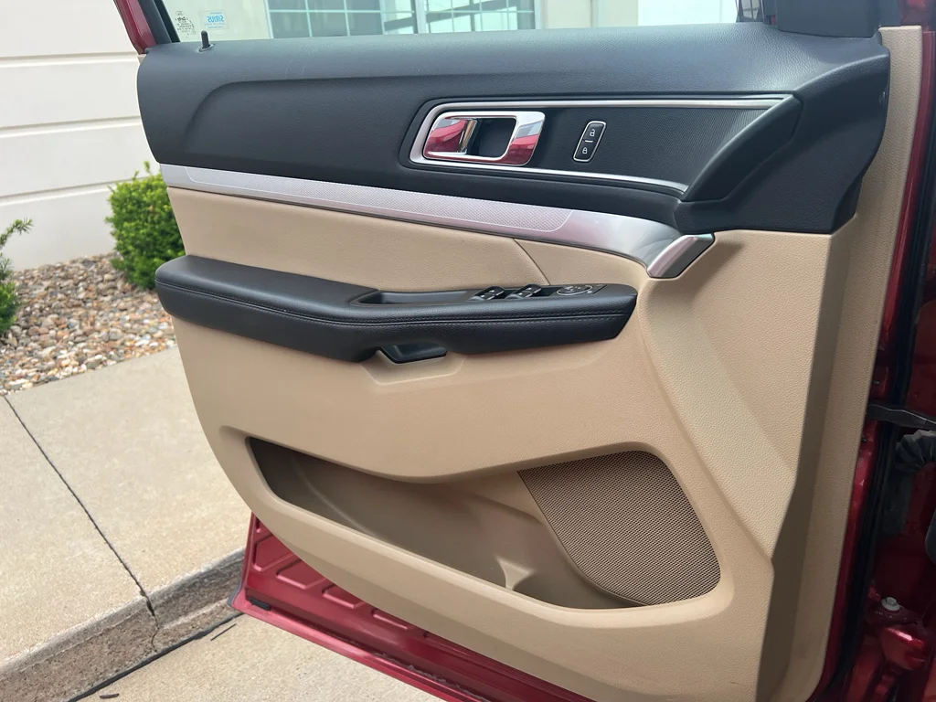 Used 2017 Ruby Red Metallic Tinted Clearcoat Ford XLT image 23