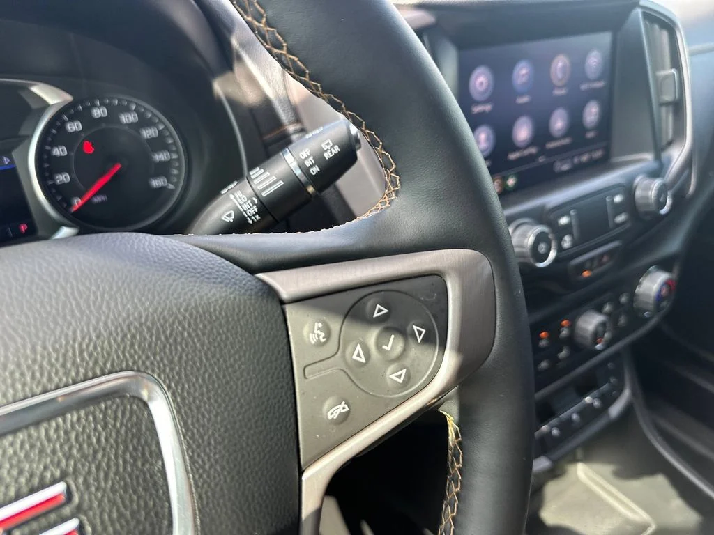 Used 2024 White GMC AT4 image 20