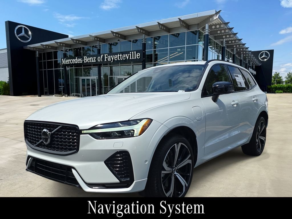 2025 Volvo XC60 T8 Ultra Dark AWD's photo