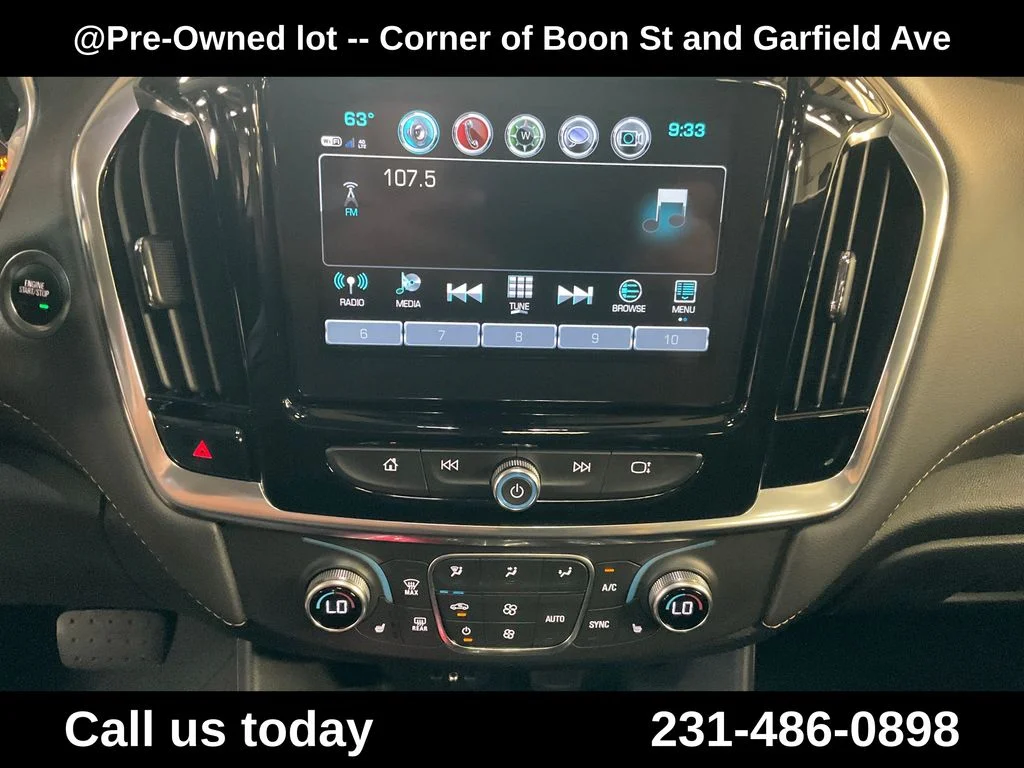 Used 2019 White Chevrolet 3LT image 19
