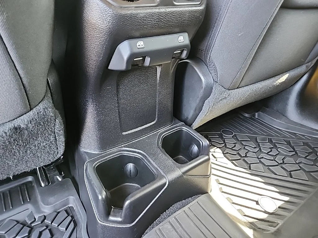 Used 2020  Jeep Unlimited Sport S image 38