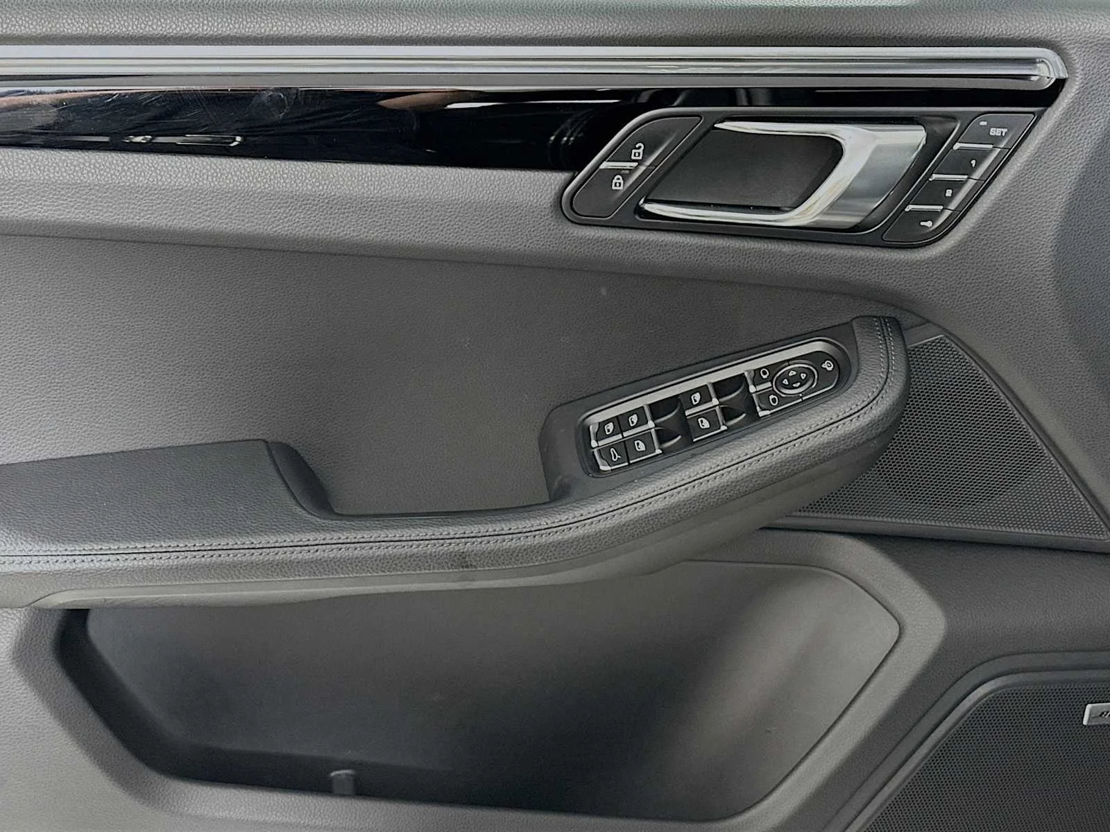 2025 Porsche Macan - Photo 11