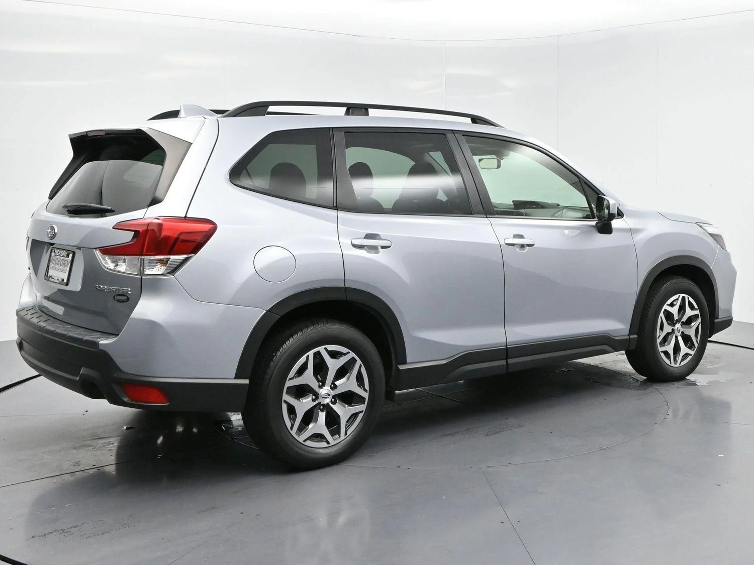 Used 2020 Ice Silver Metallic Subaru Premium image 7