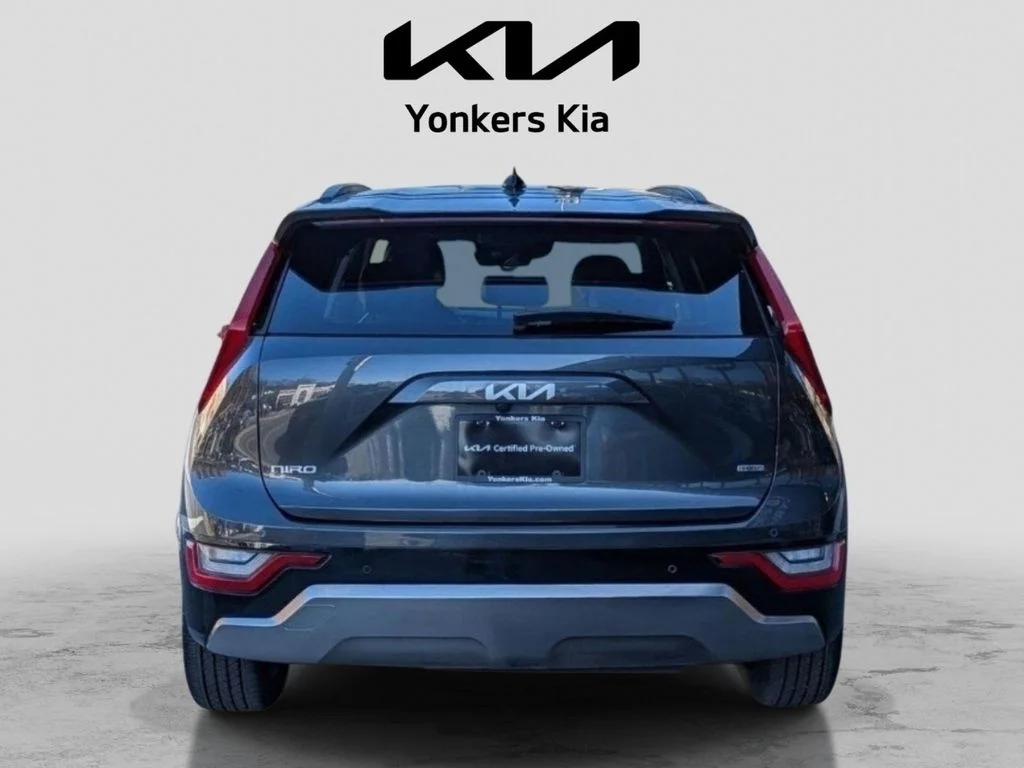 Used 2024 Gray Kia SX Touring image 7