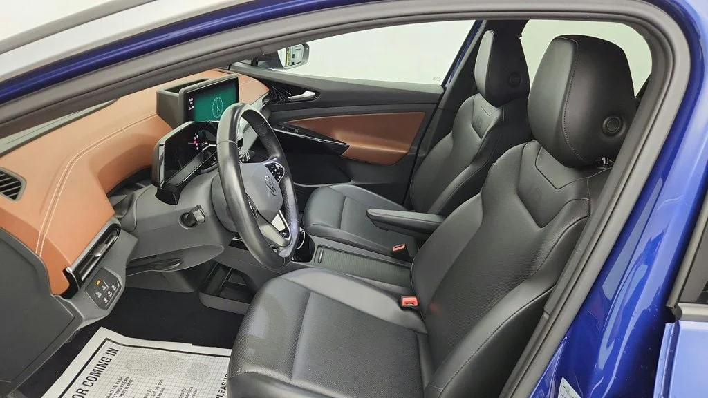 Used 2022 Dusk Blue Metallic/Black Roof Volkswagen Pro S AWD image 18