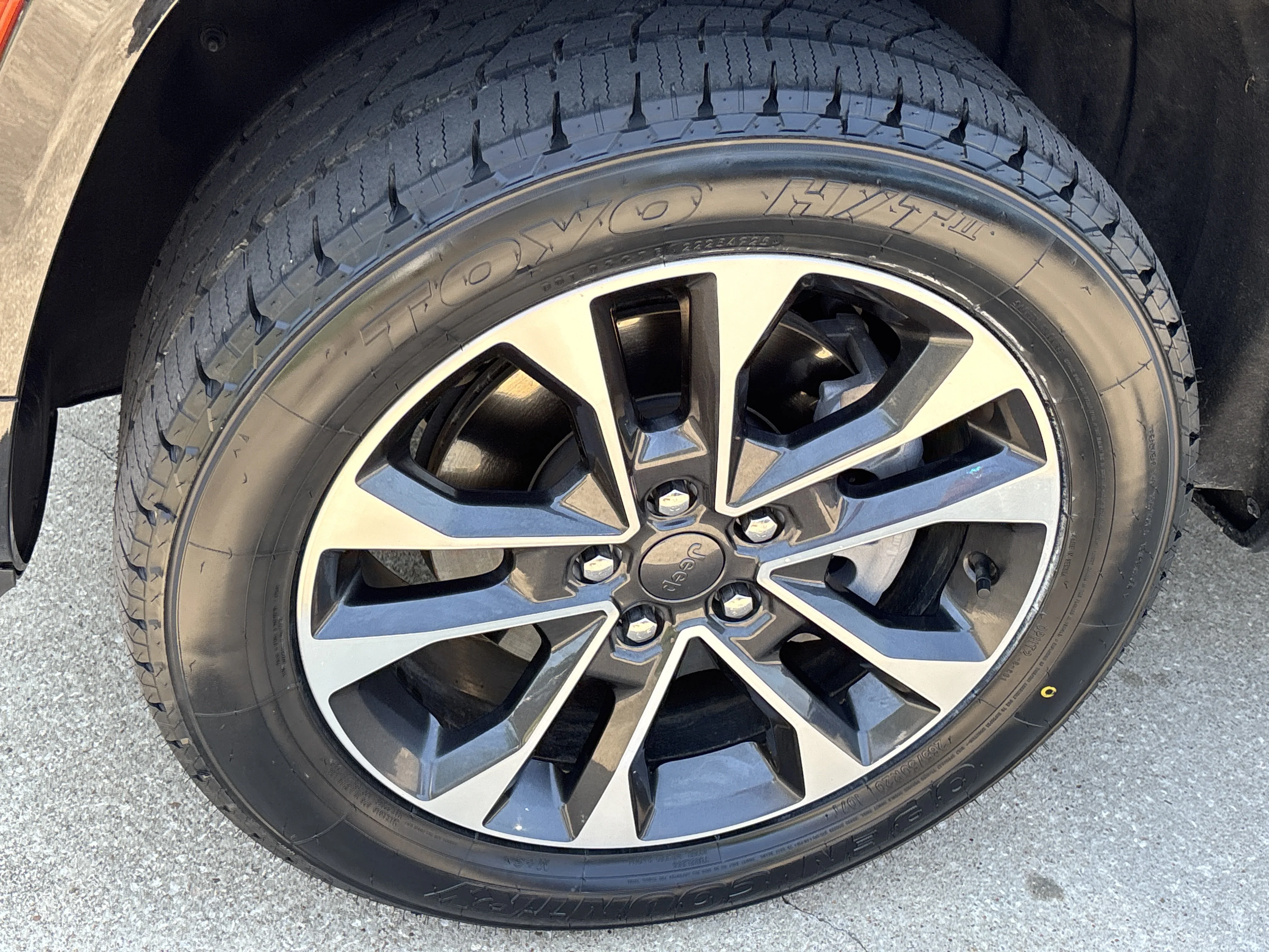 Used 2023 Diamond Black Crystal Pearlcoat Jeep Overland 4xe image 14