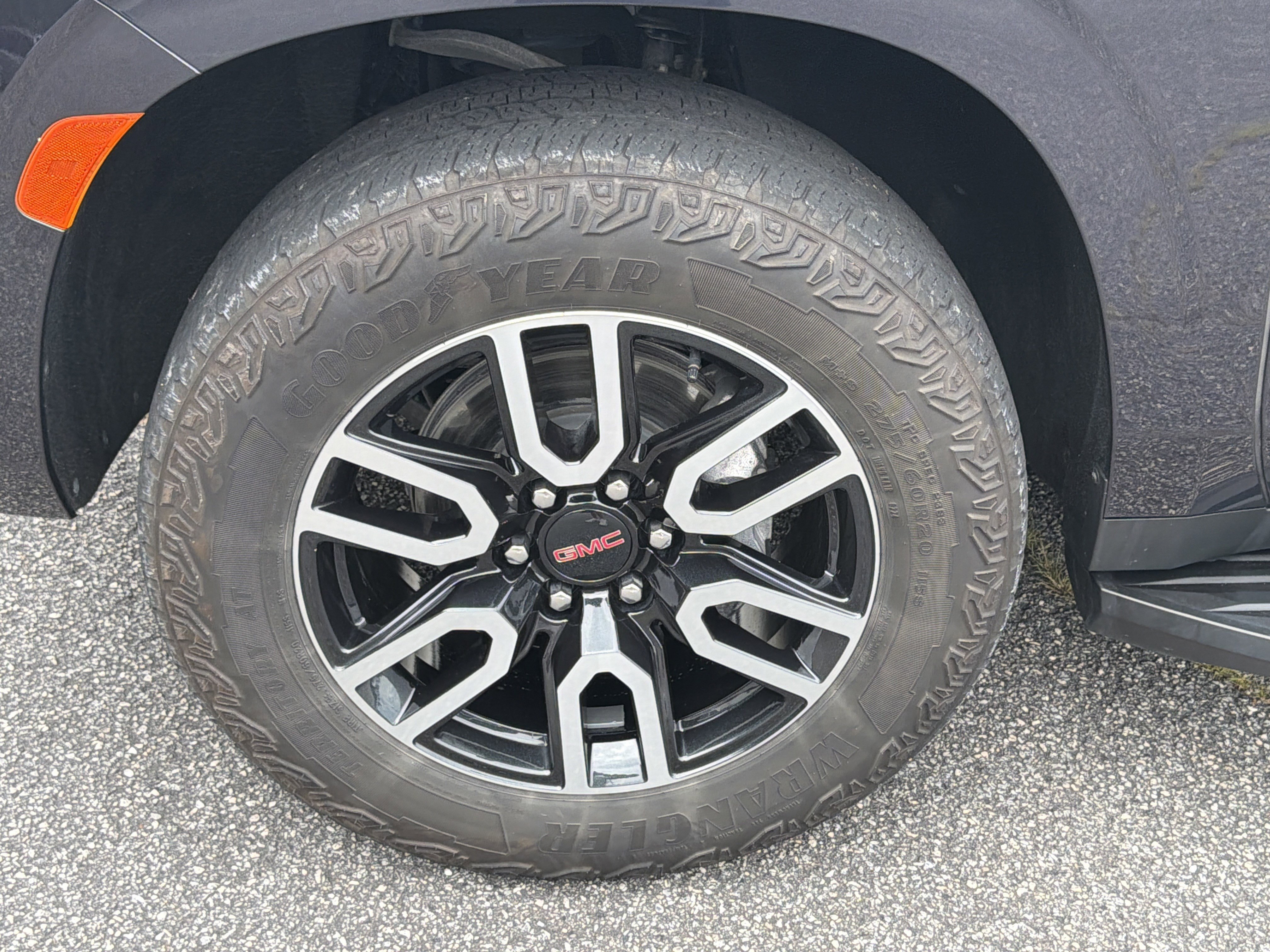 Used 2024 Titanium Rush Metallic GMC AT4 image 11