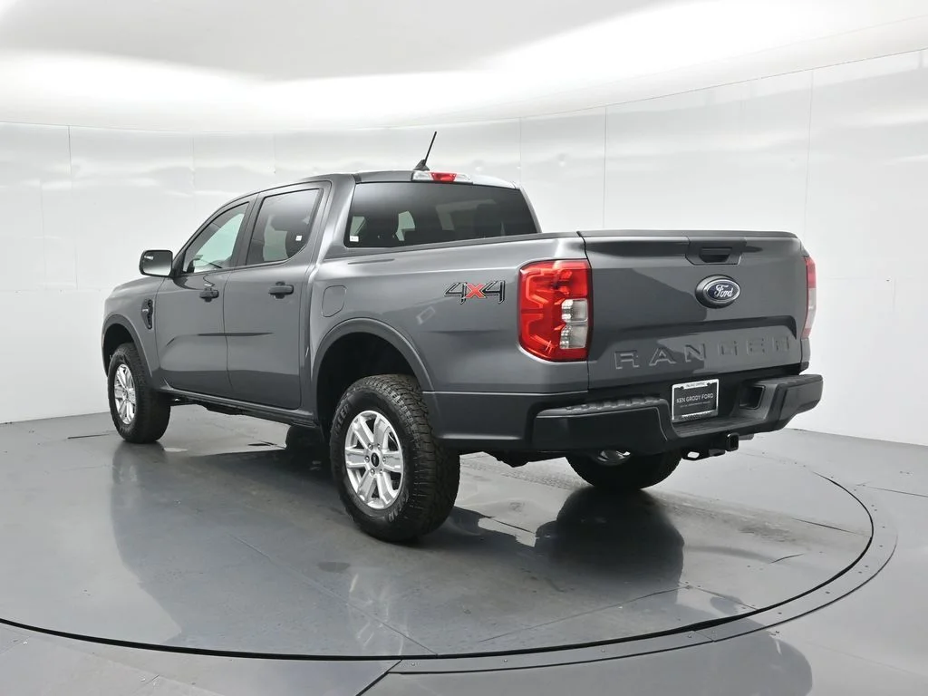 New 2025 Gray Ford XL image 27