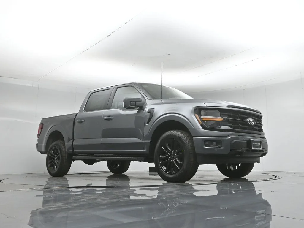 New 2026 Carbonized Gray Metallic Ford XLT image 3