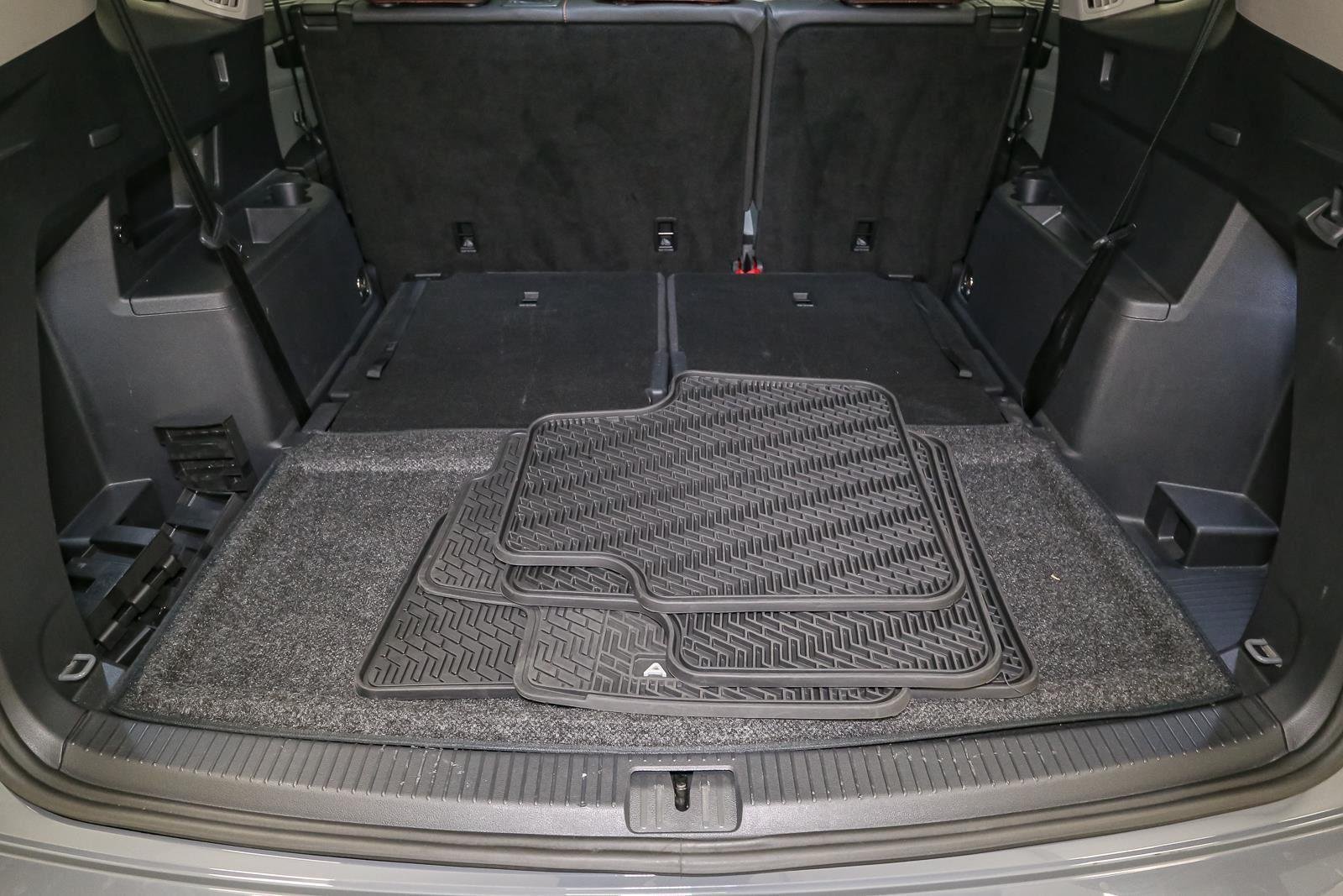 Used 2025 Pure Gray Volkswagen 2.0T Peak Edition image 16