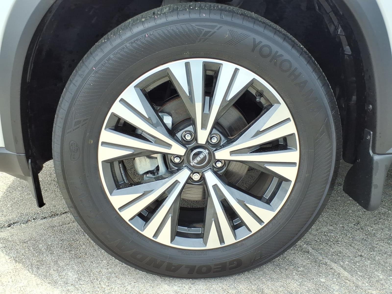 Used 2023 Brilliant Silver Metallic Nissan SV image 4
