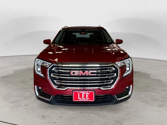 Used 2024 Volcanic Red Tintcoat GMC SLT image 9