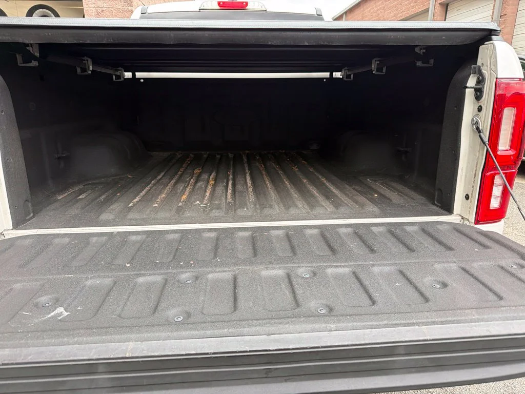 Used 2019 White Ford Lariat image 19