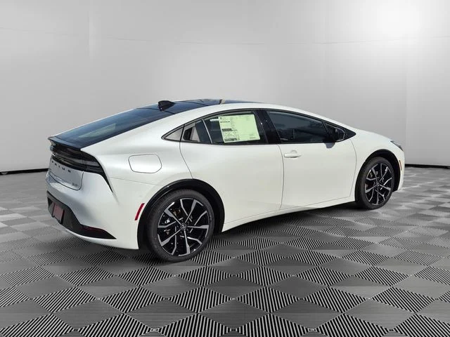 New 2026 Wind Chill Pearl <sup>1</sup> Toyota  XSE Premium image 5