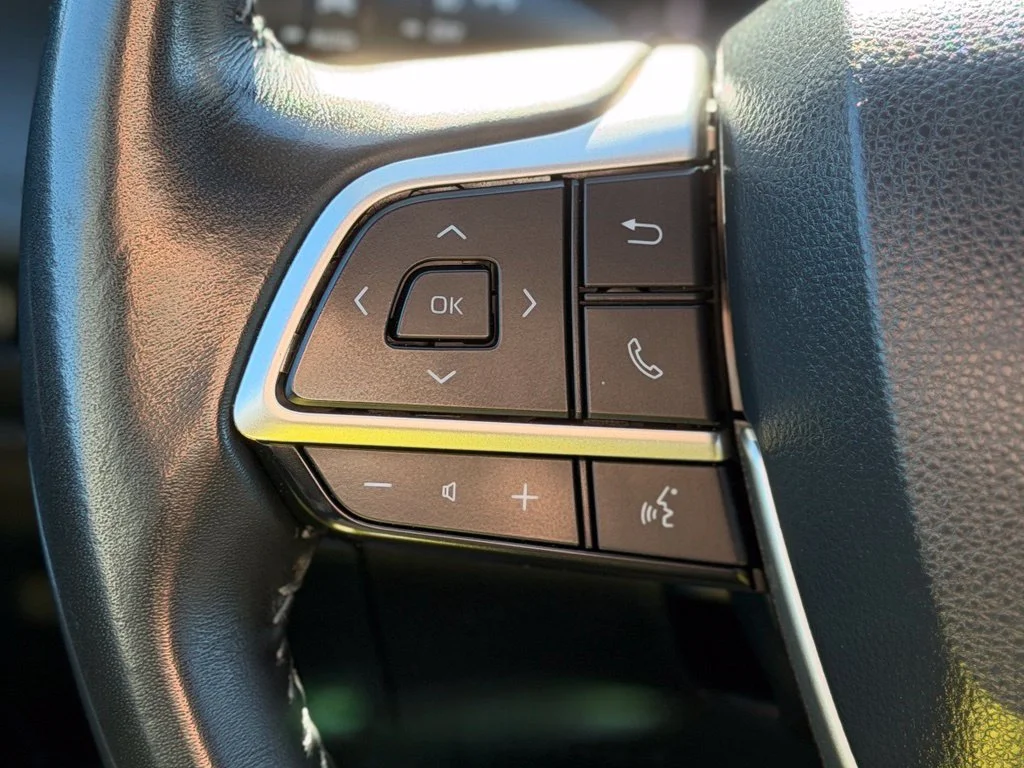 Used 2023 Silver Toyota XLE image 11