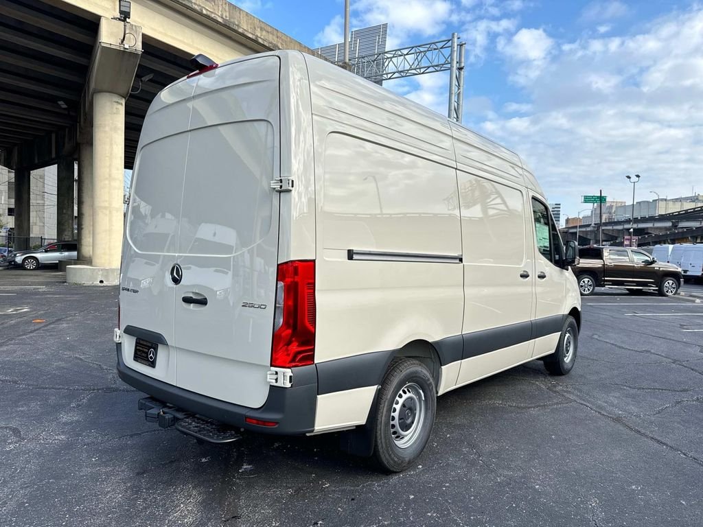 2025 Mercedes-Benz Sprinter Cargo Van Base - Photo 7