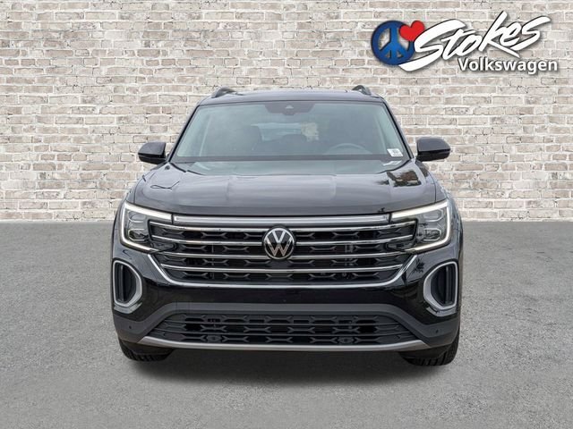Used 2025 Black Volkswagen 2.0T SE w/Technology image 9