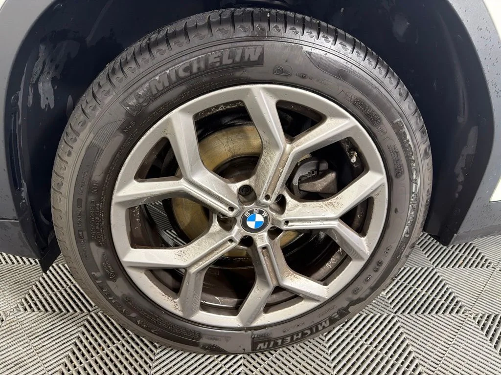 Used 2023 Alpine White BMW xDrive30i image 10