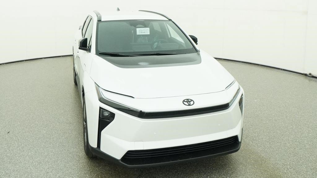 New 2026 Wind Chill Pearl <sup>1</sup> Toyota  XLE image 8