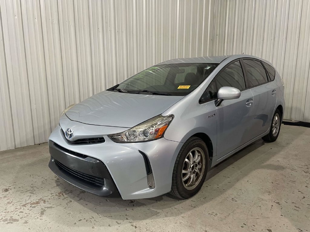 Used 2015 Blue Toyota Three image 3