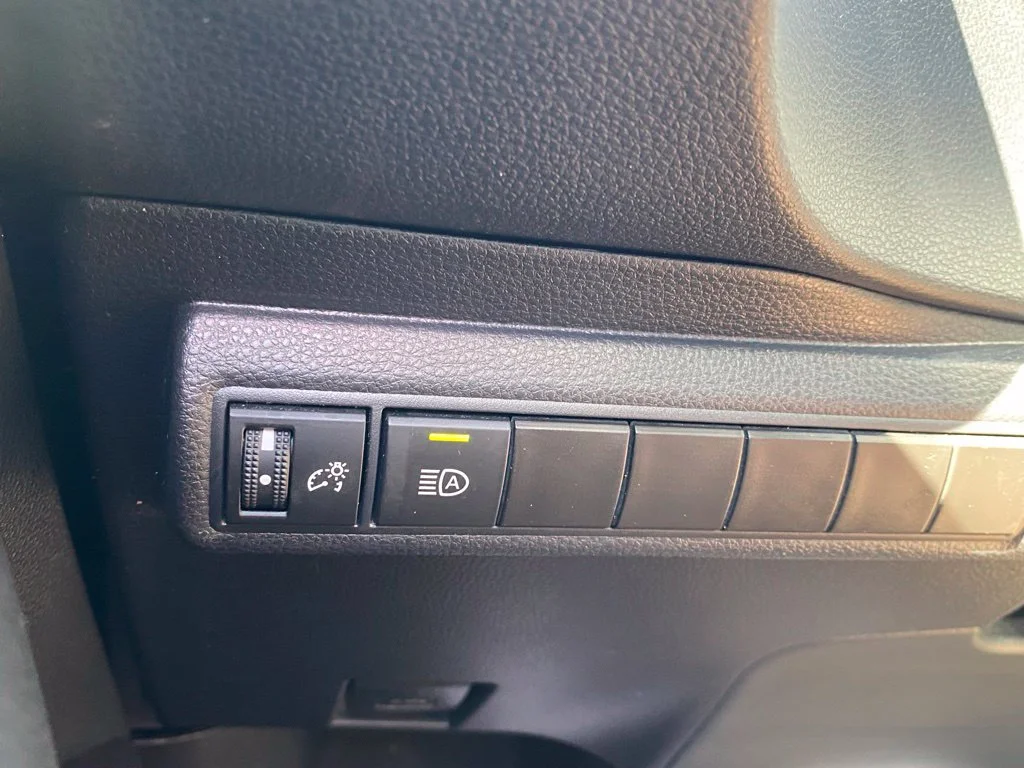 Used 2025  Toyota LE image 26