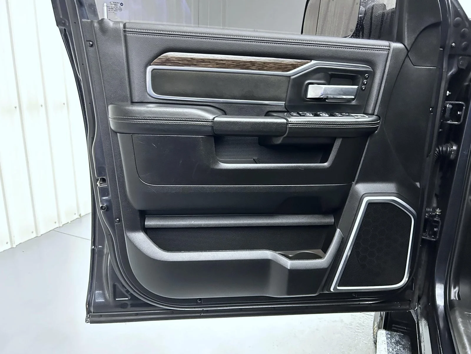 Used 2019 Gray Ram Laramie image 9